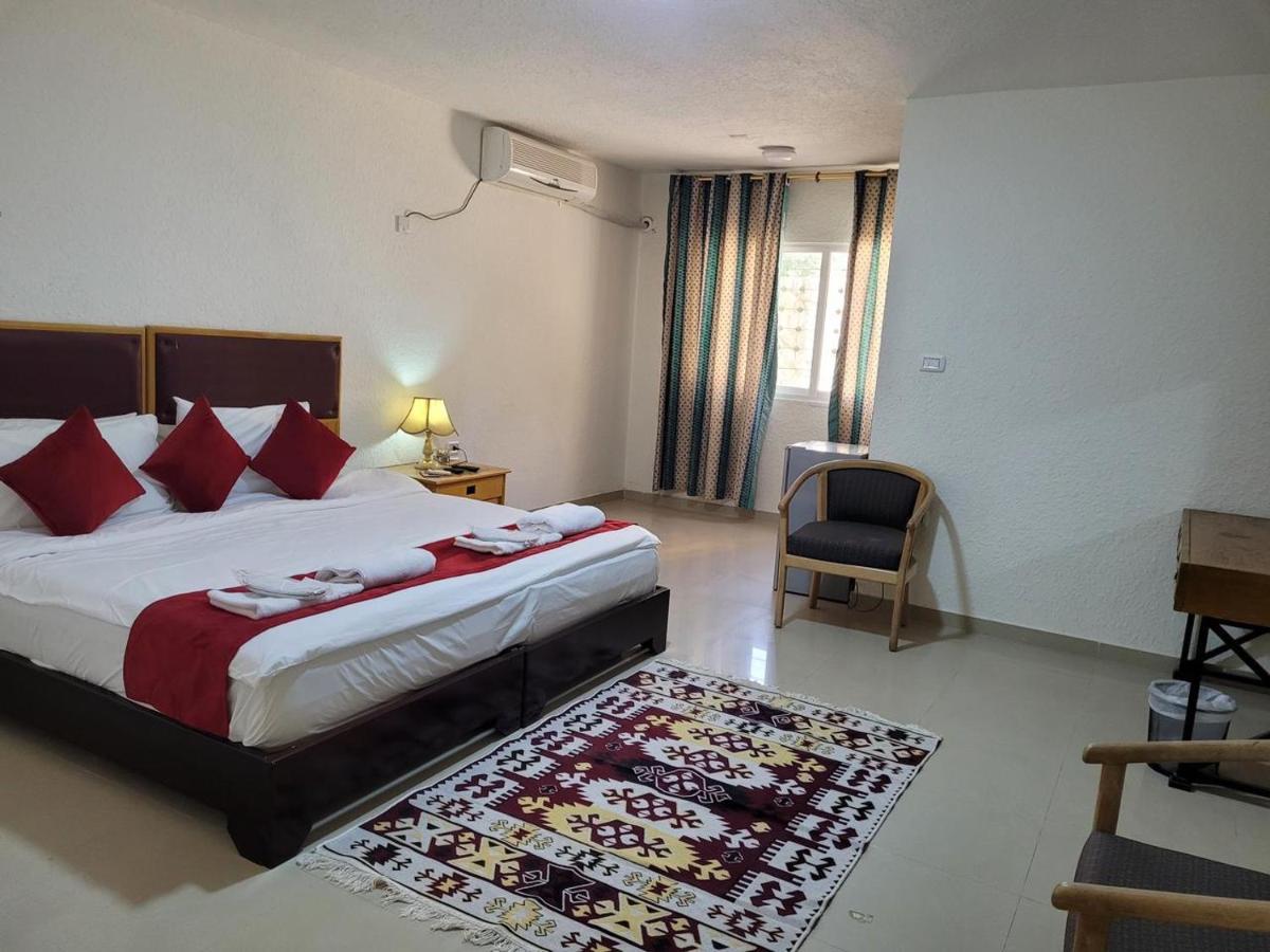 Petra Home Hotel Wadi Musa Zewnętrze zdjęcie